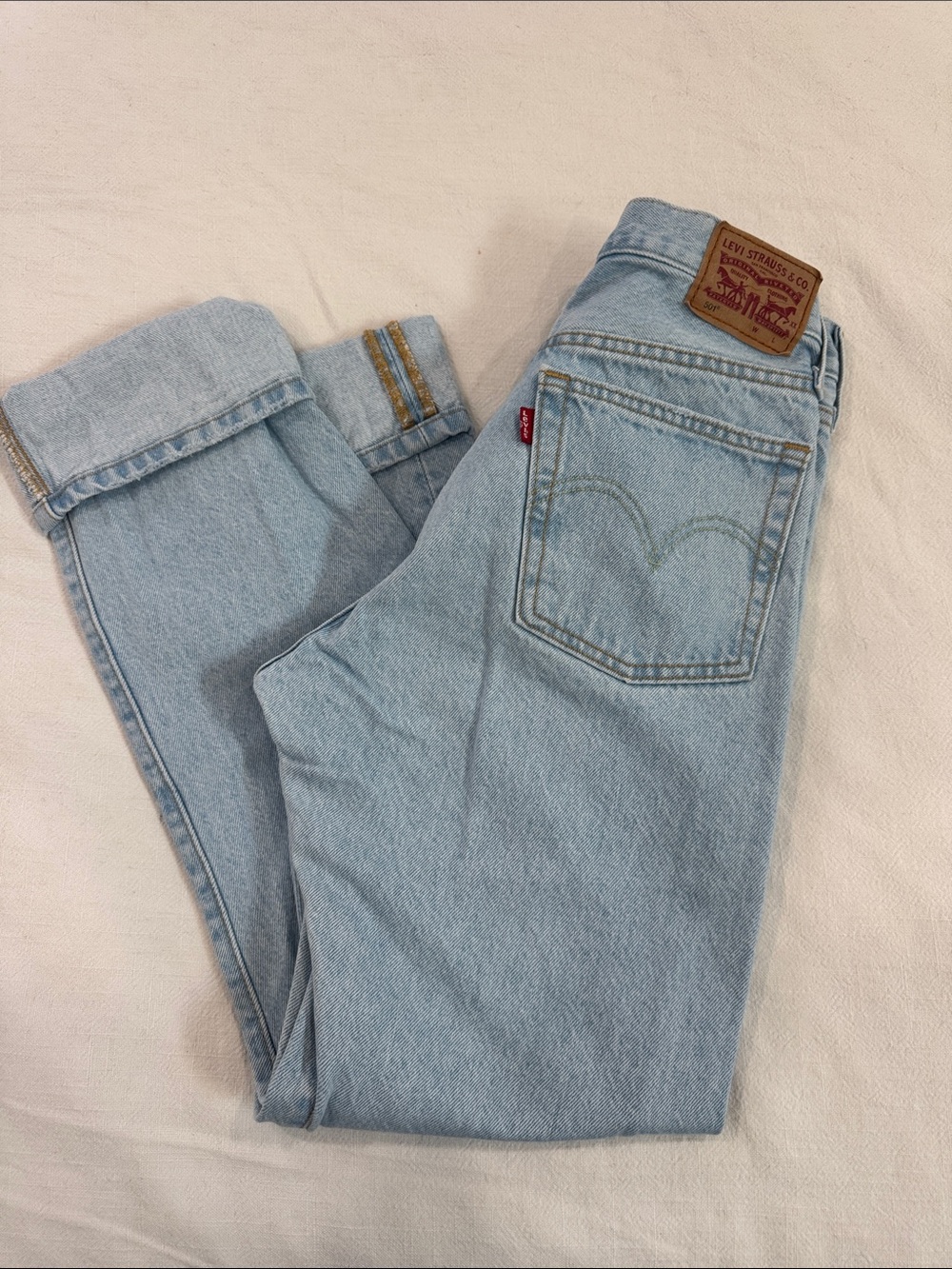 Levi's Women's Light Blue Straight Leg Jeans